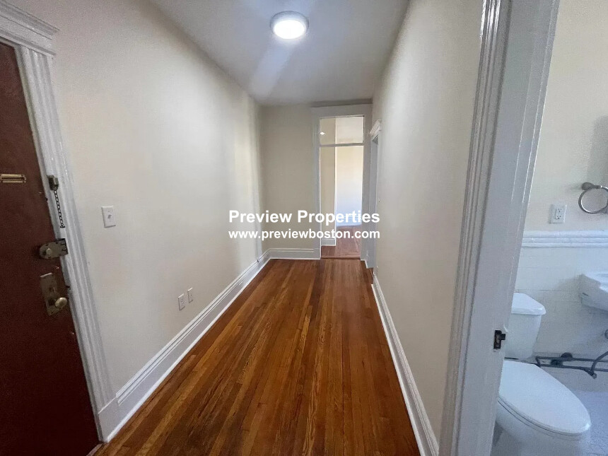 27 Park Dr, Fenway