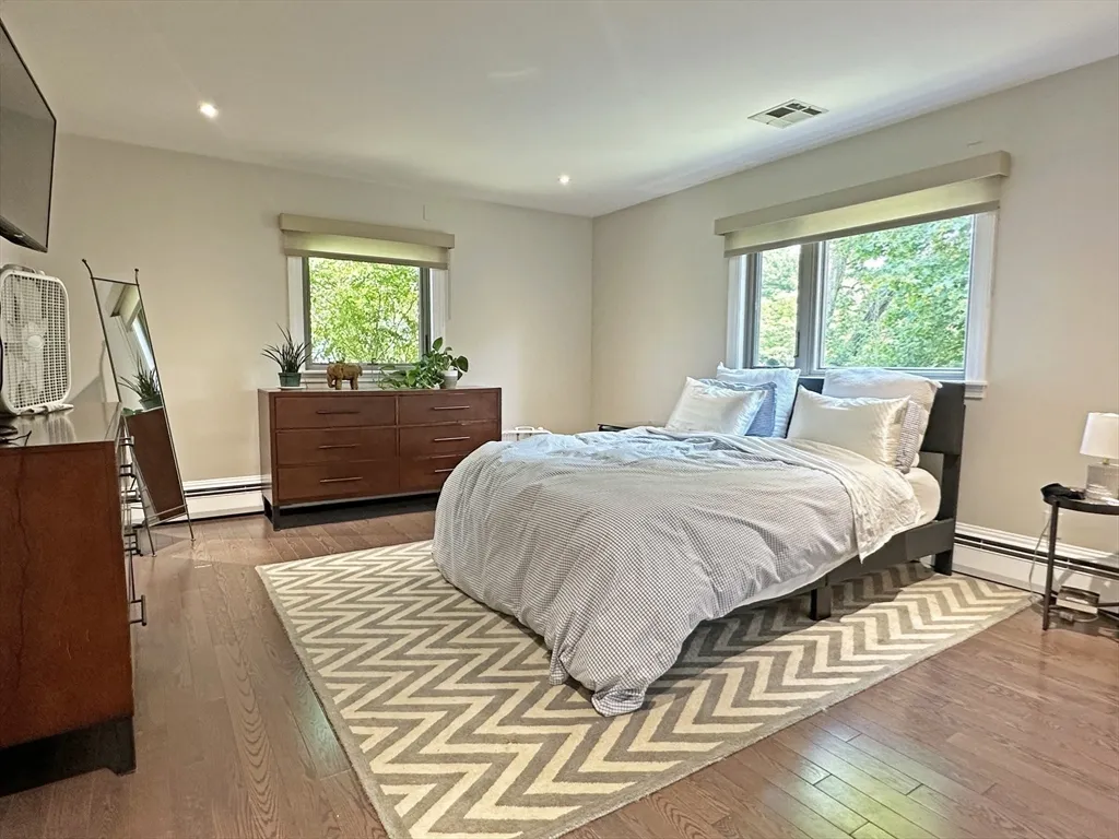 6 Brownson Ter, Jamaica Plain