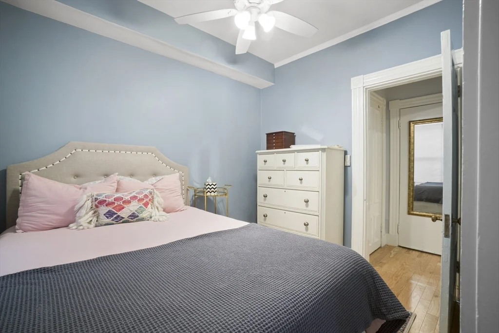 447 Marlborough St, Back Bay