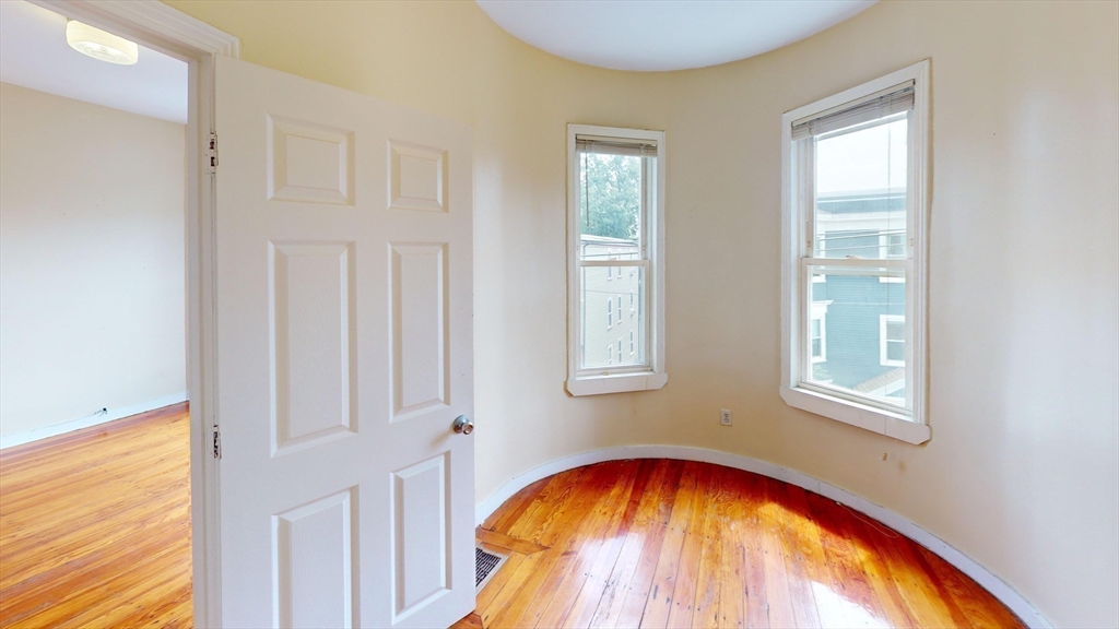 22 Boynton St, Jamaica Plain