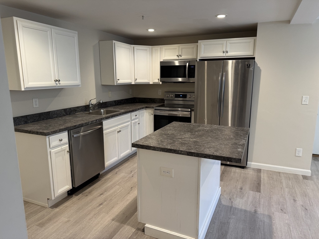 160 Summer St, Zip 01830