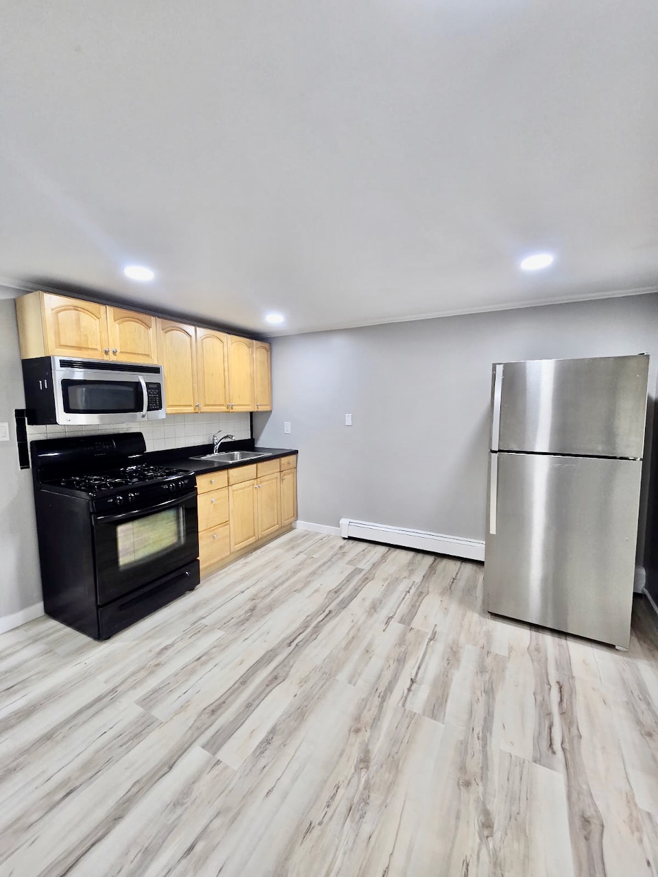 61 Gates St, South Boston