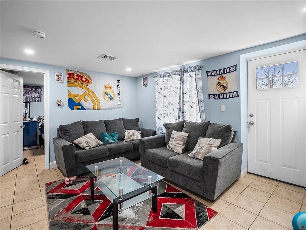 15 Washington Ave, Revere