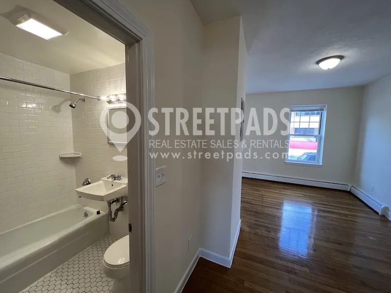 172 North Beacon St, Brighton