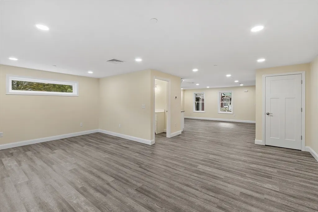 20 Townsend St, Pepperell