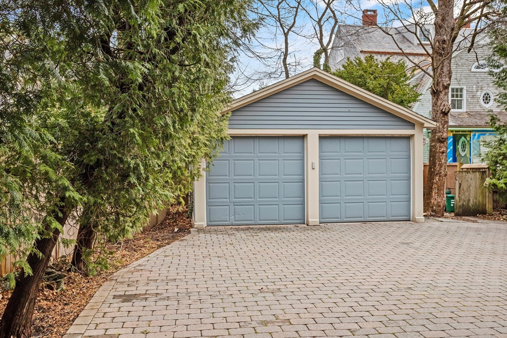 14 Francis Ave, Cambridge