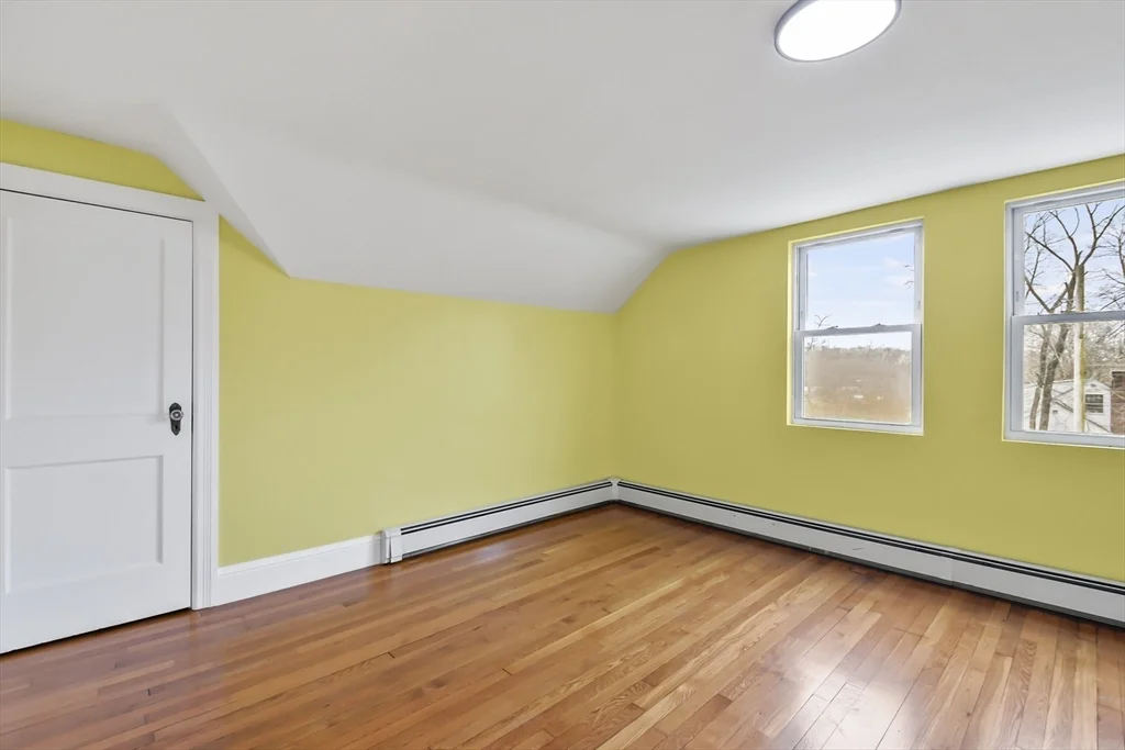 515 Winthrop St, Rehoboth