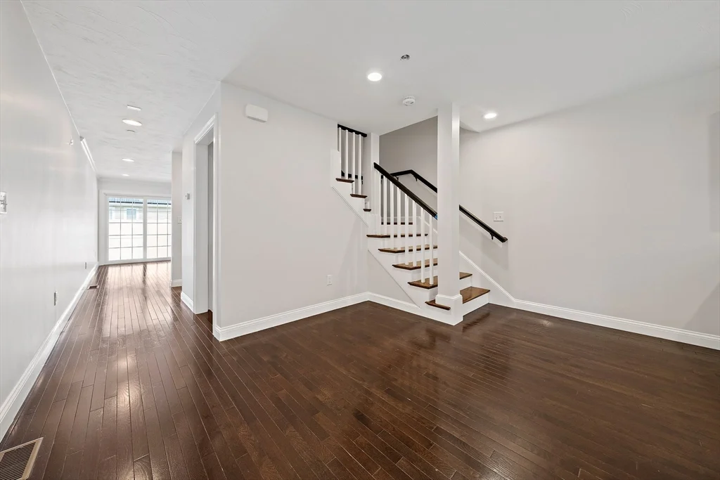 479 Sherman St, Canton