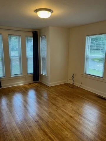 82 Pleasant St, Ayer