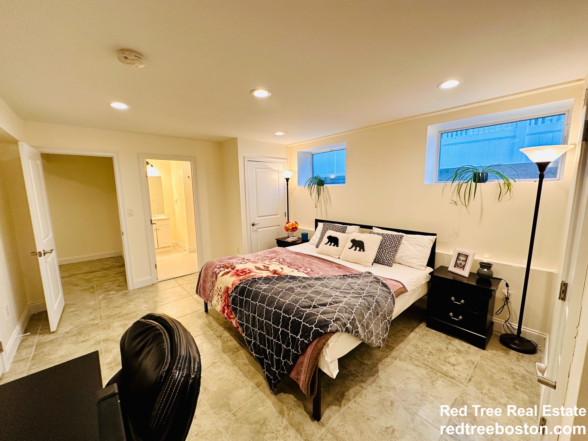 18 Senator Bolling Cir, Dorchester