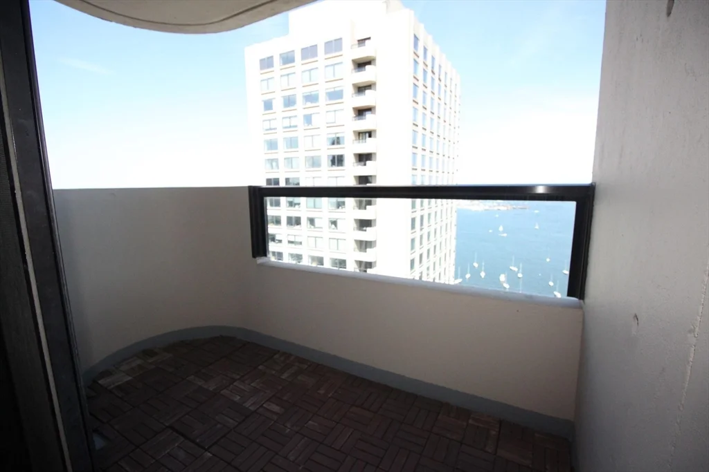 65 E India Row, Downtown