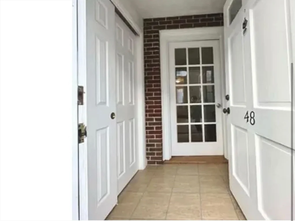 48 Emerson Garden, Lexington