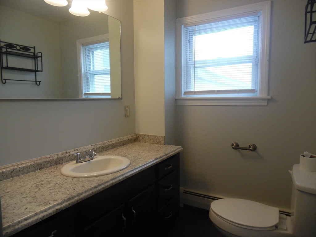 1226 North Main St, Fall River