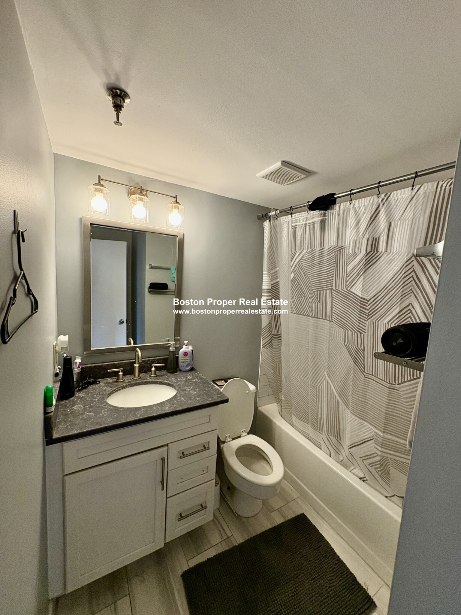 1933 Commonwealth Ave, Brighton