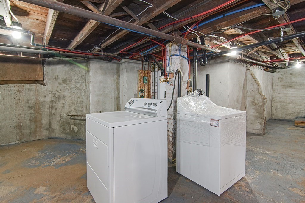 979 Dwight St, Holyoke