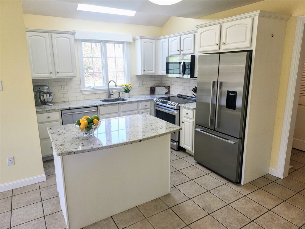 50 Fisher Rd, Southborough