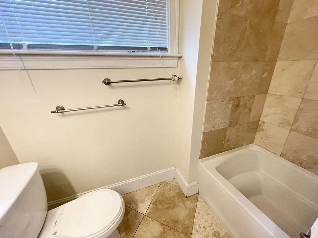 178 Hillside St, Mission Hill