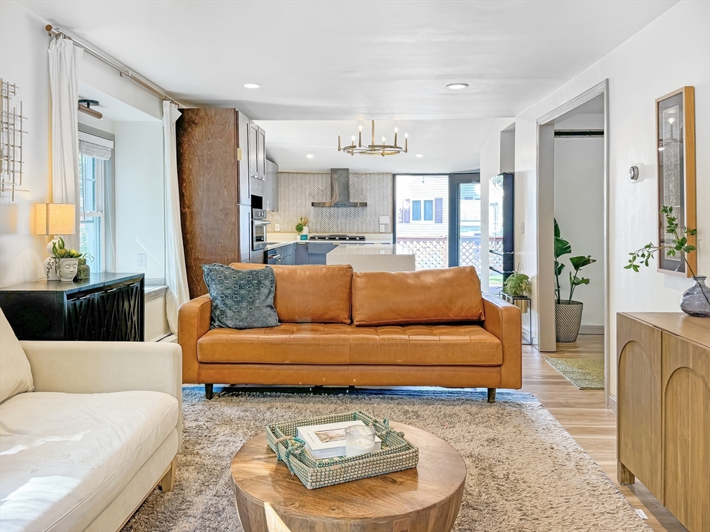 8 Greenhalge St, Medford