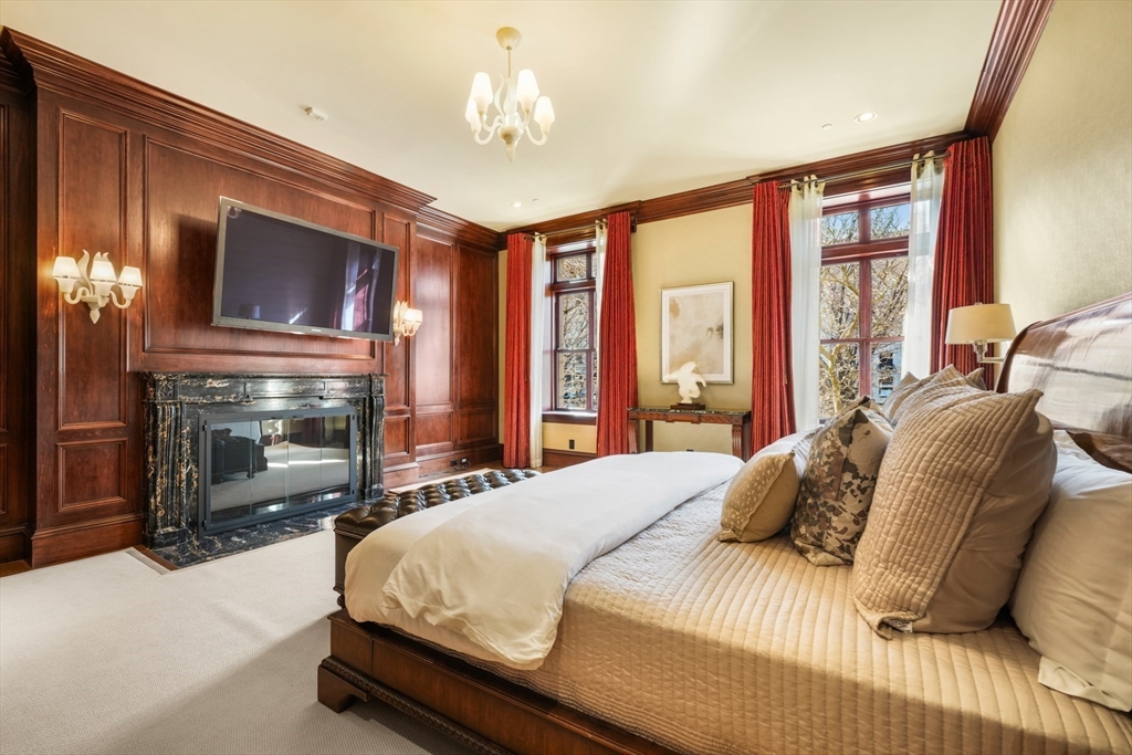 409 Commonwealth Ave, Back Bay