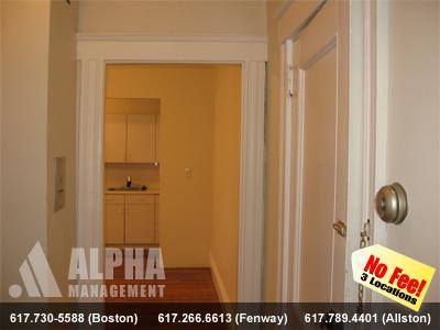 1 bed, 1 bath apartment for rent at 208 Winthrop Rd Unit 4, Aspinwall Hill — photo 2 of 9