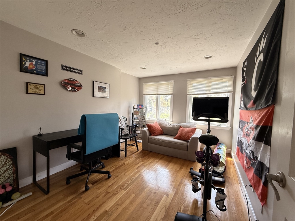 26 Hammond Pond Pkwy, Chestnut Hill