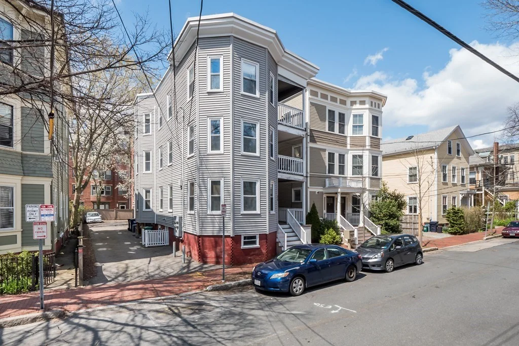 17 Athens, Riverside