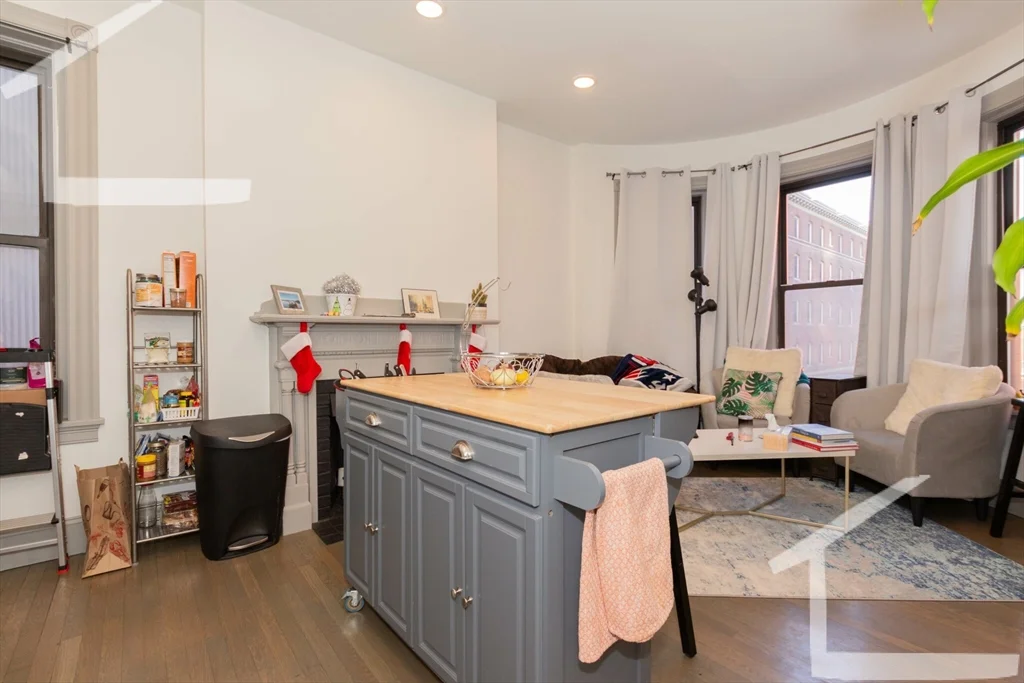 11 Belvidere St, Back Bay