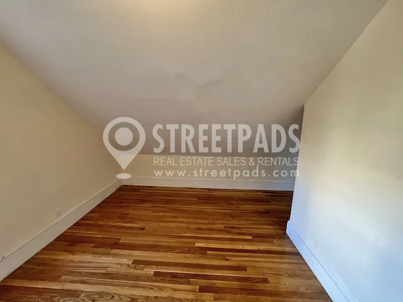 381 Harvard St, Mid-Cambridge