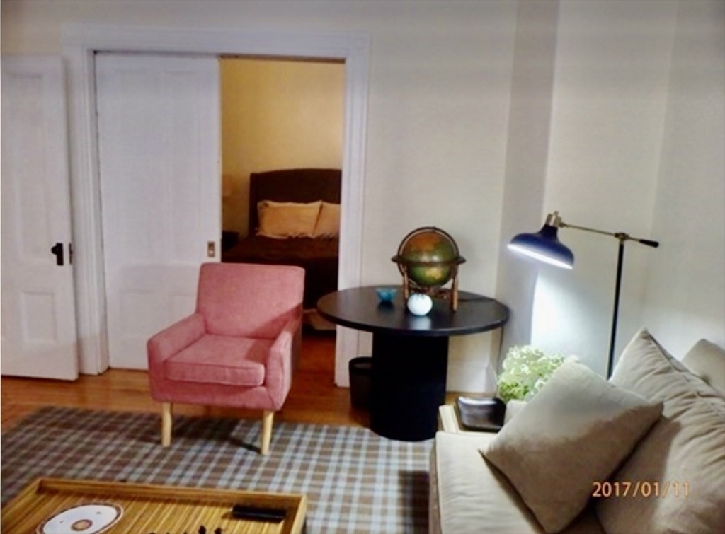 59 Monument Ave, Charlestown