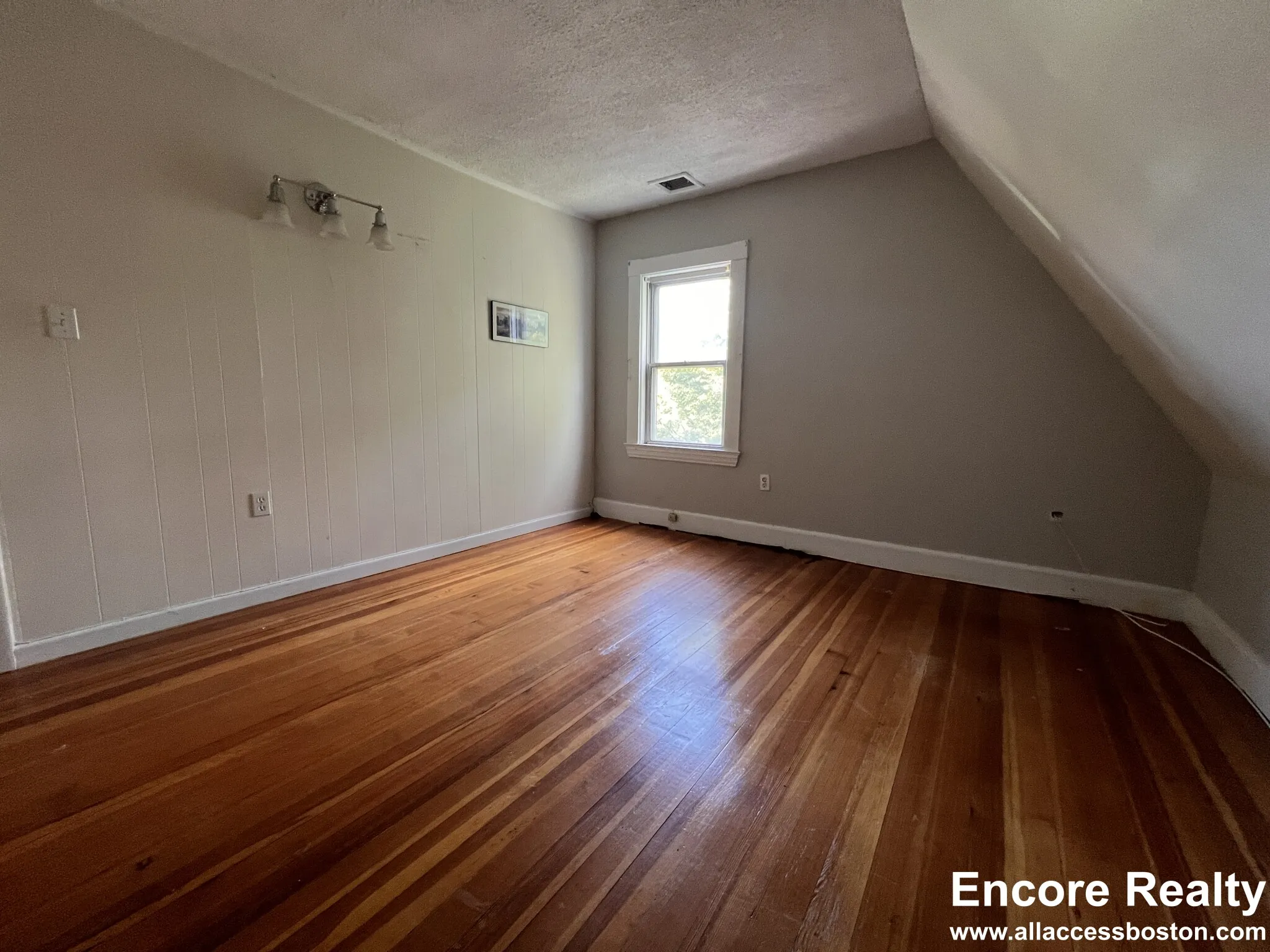 9 Kenwood St, North Brookline