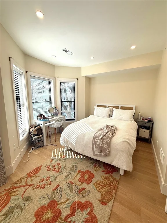 552 East 5th, South Boston