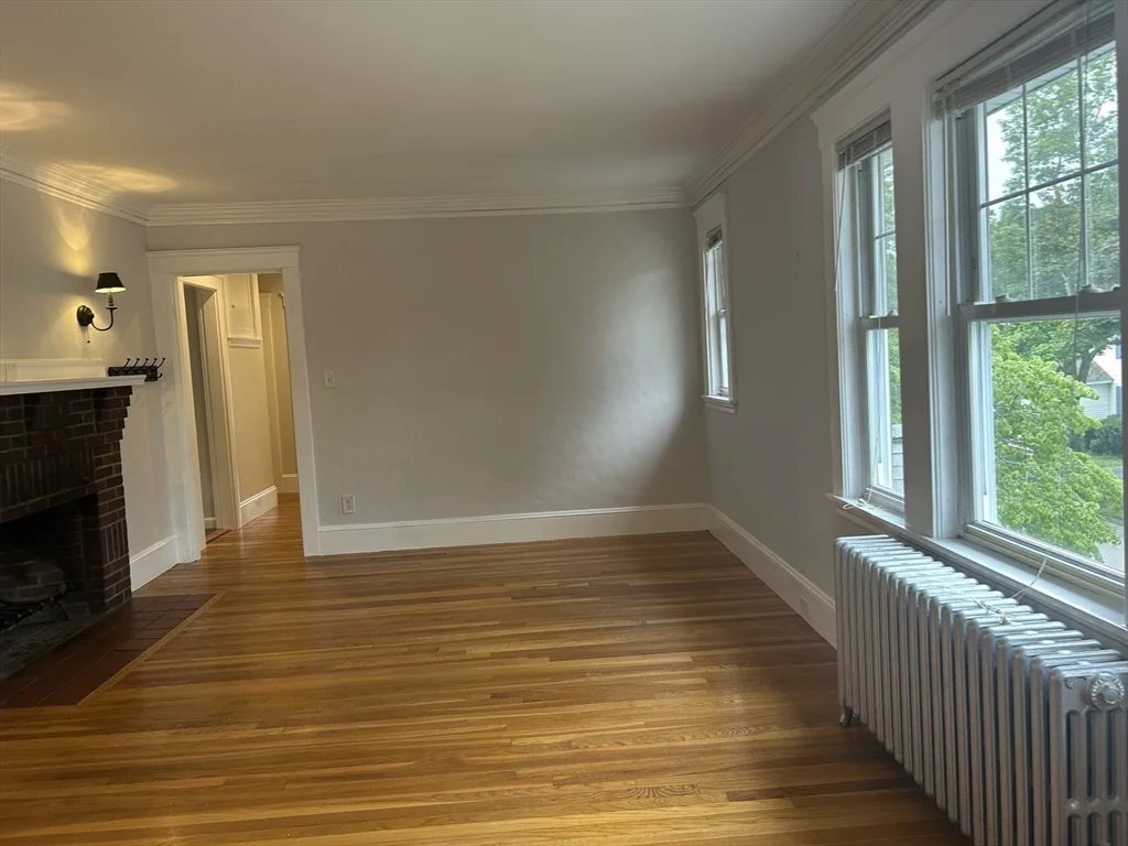 4 Harvard Rd, Belmont