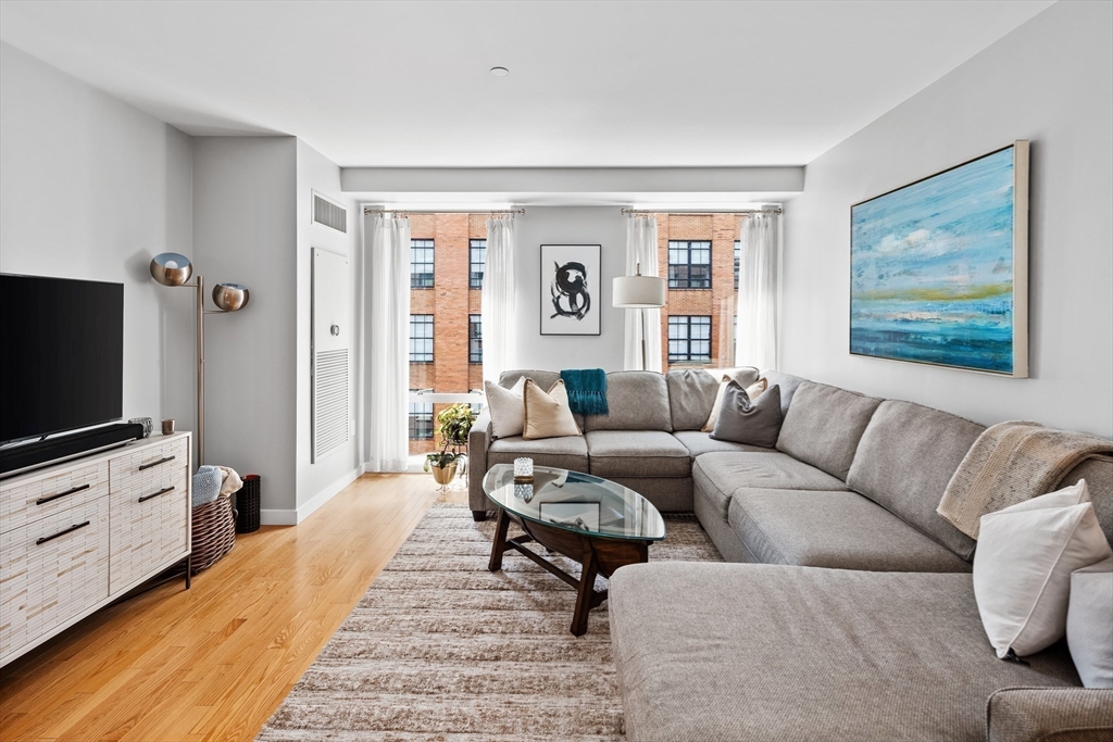 80 Broad St, Downtown