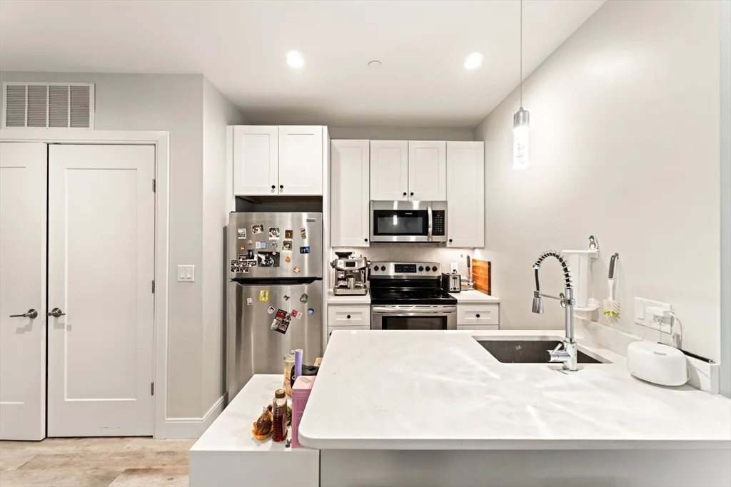 1457 Tremont St, Mission Hill