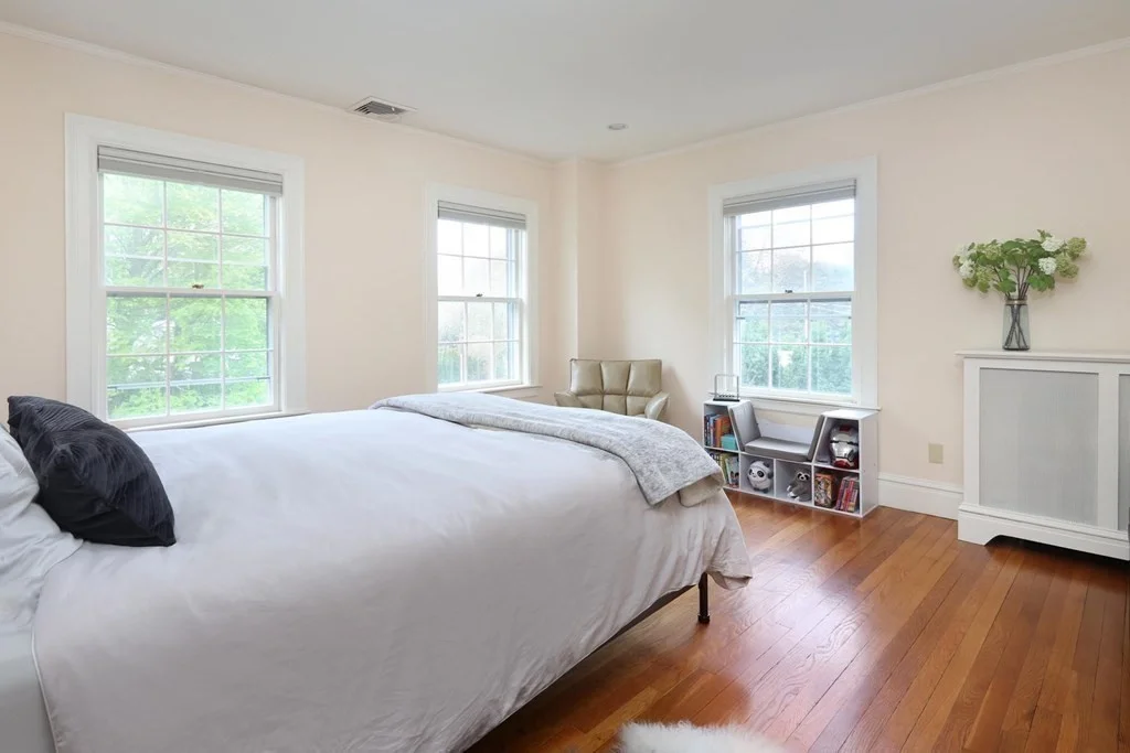 1010 Centre St, Newton Center