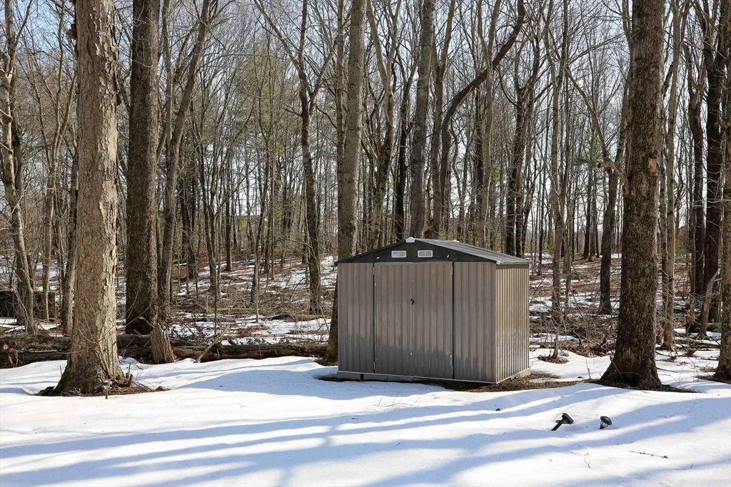 12 Coldbrook Rd, Millbury