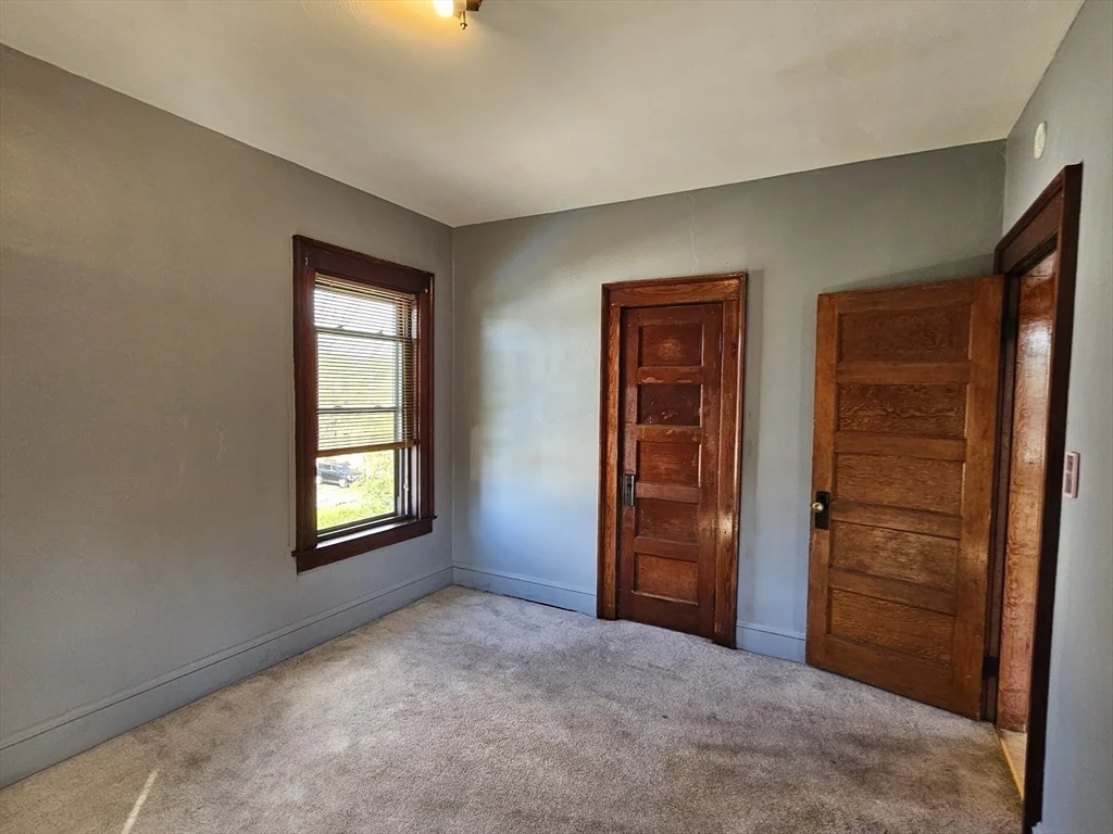 30 Bemis St, Chicopee