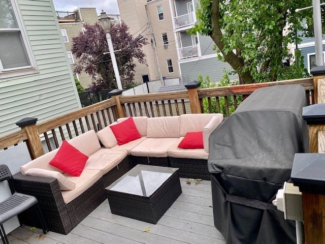 209 W 3rd St, South Boston