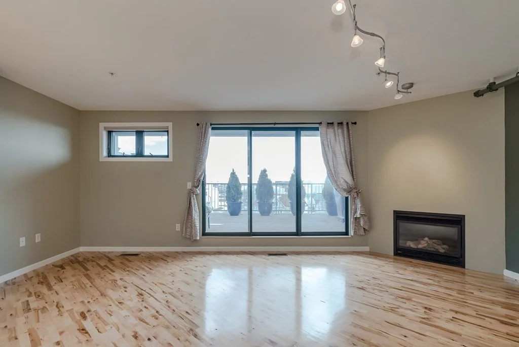 210 Broadway, Everett