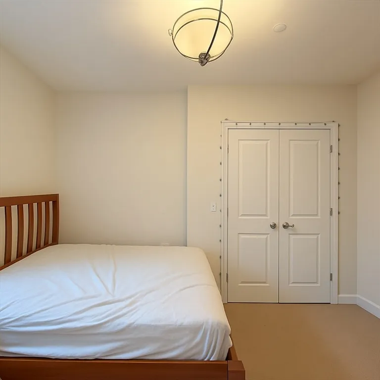 463 Rutherford Ave, Charlestown