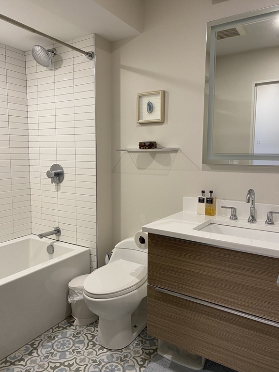 105 West 3rd St, South Boston