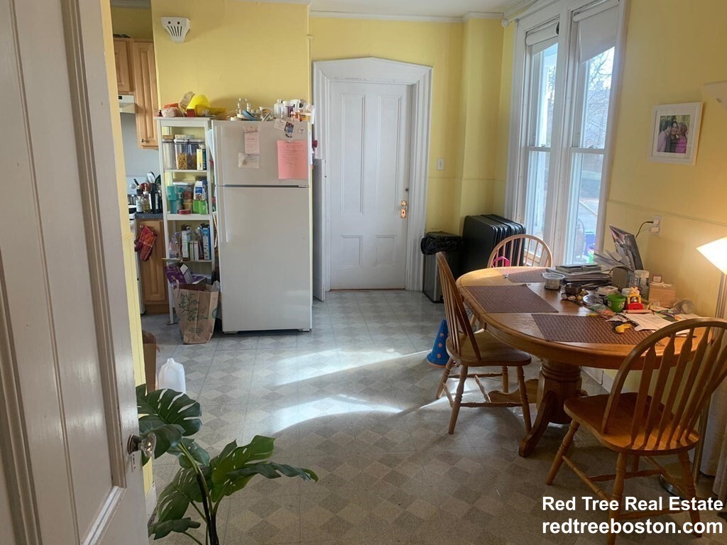 84 Walker St, Newtonville