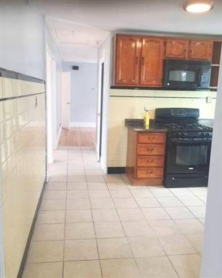 52 Woods Ave, West Somerville