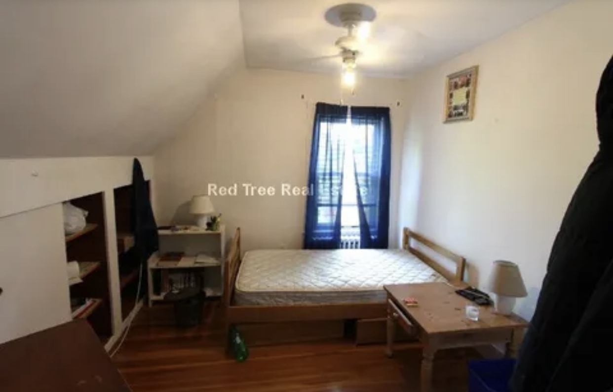 140 Brooks St, Oak Square