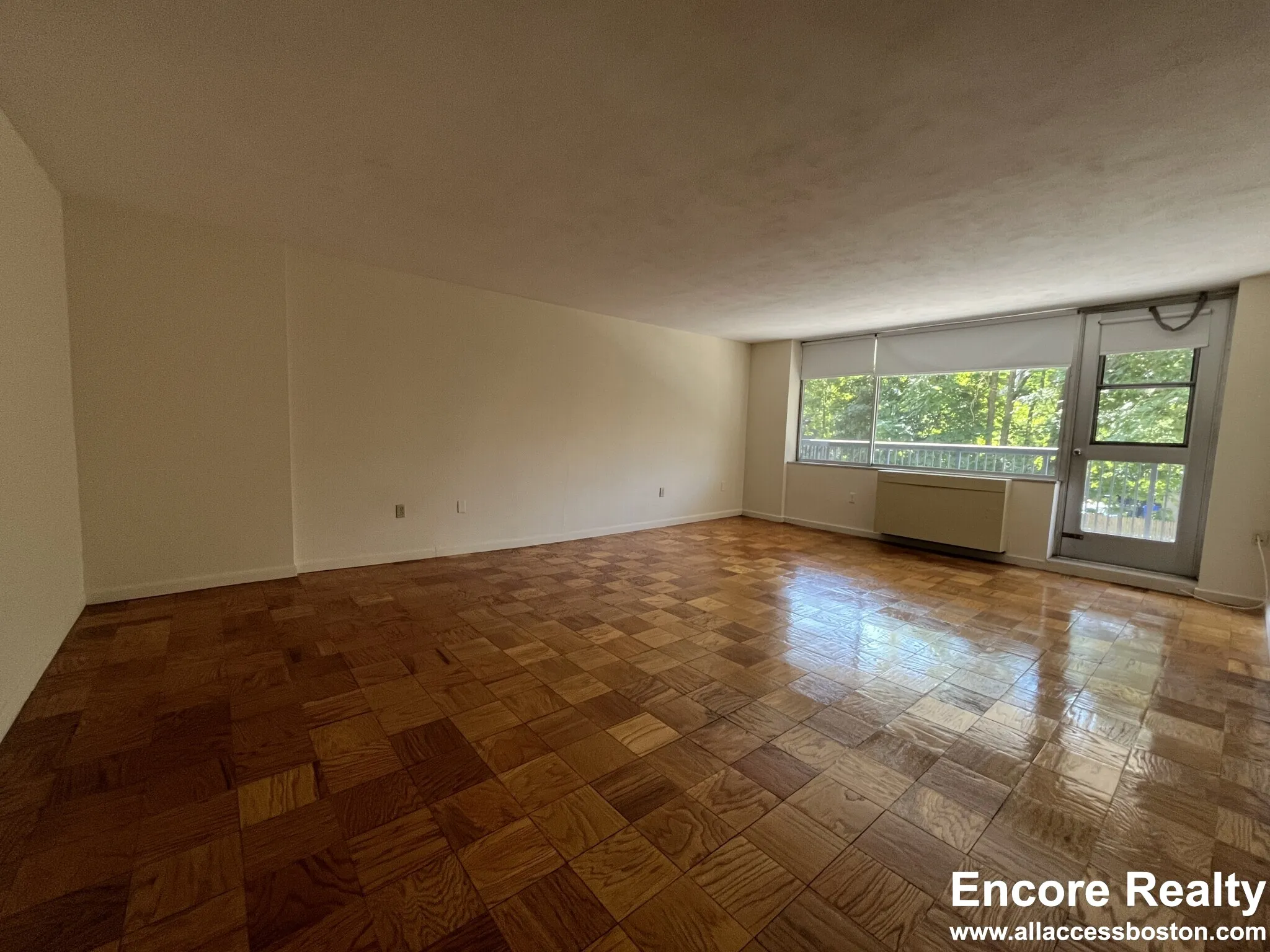 101 Monmouth St, Longwood