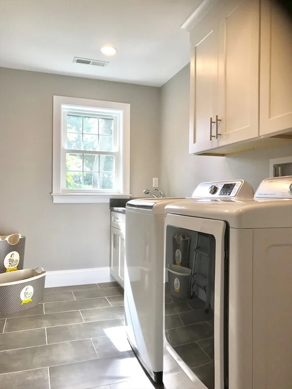 301 Linden St, Wellesley