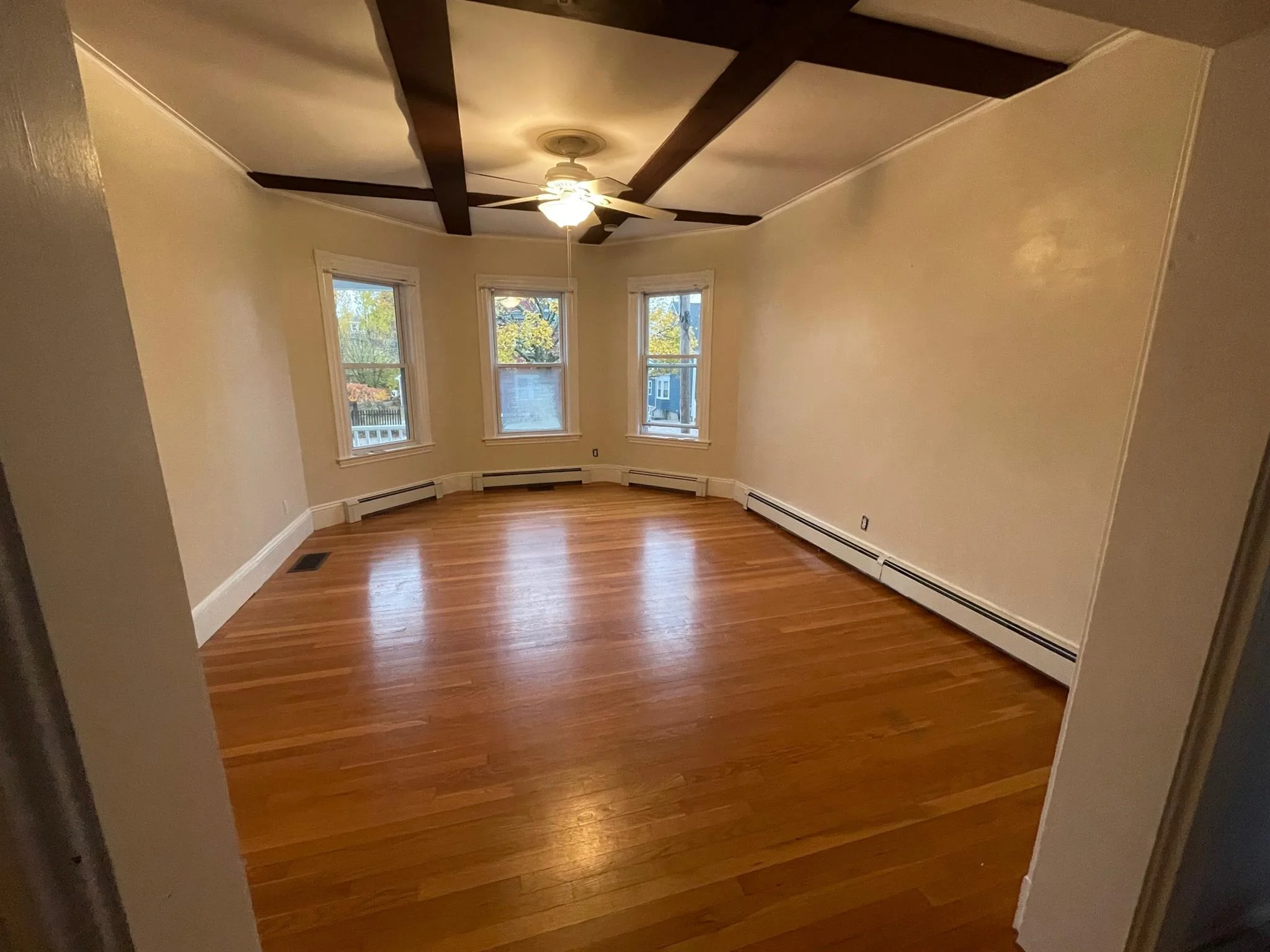 578 Main St, Medford