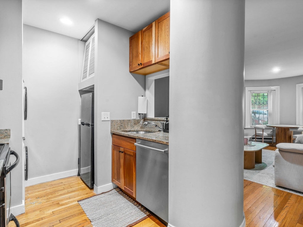 19 Greenwich Park, South End