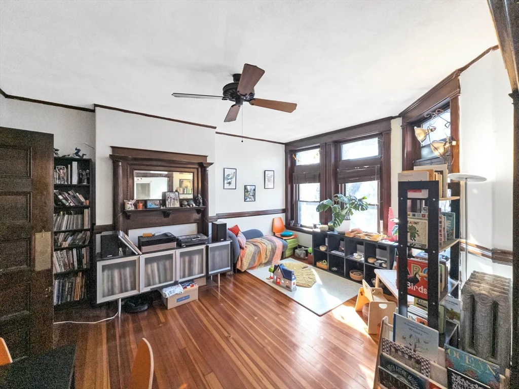 27 Lakeville Rd, Jamaica Plain