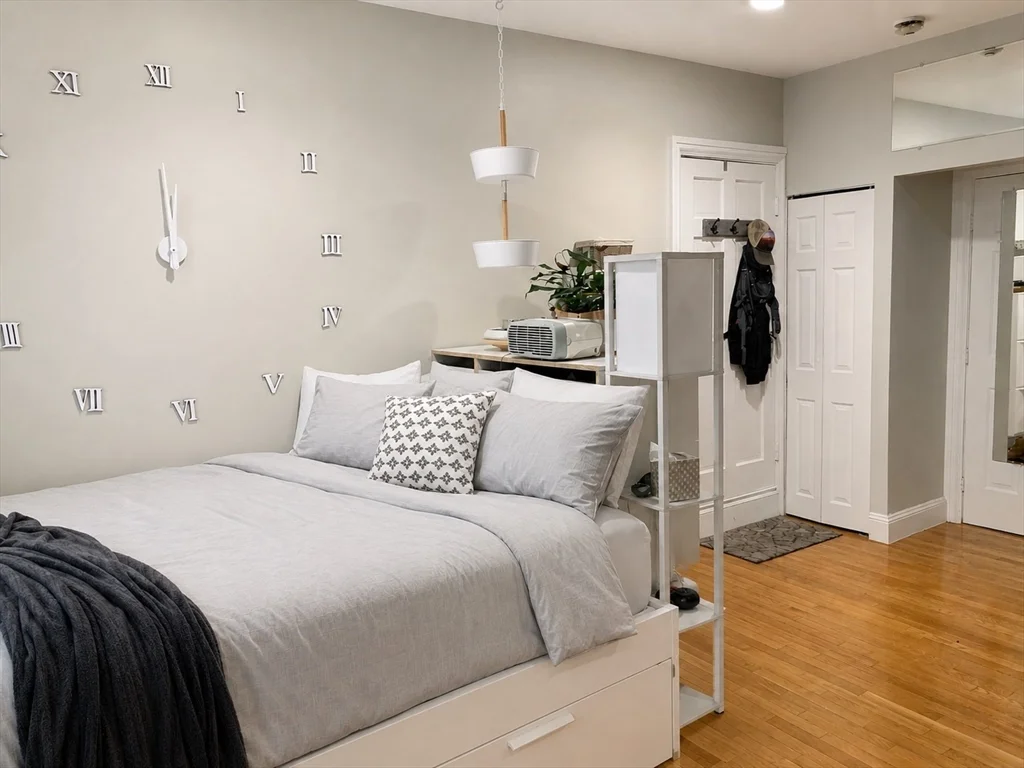 42 W Newton St, South End